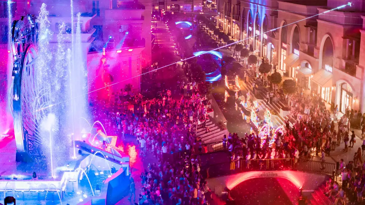 Antalya: Suluada Boat Tour & Land of Legends Night Show 4