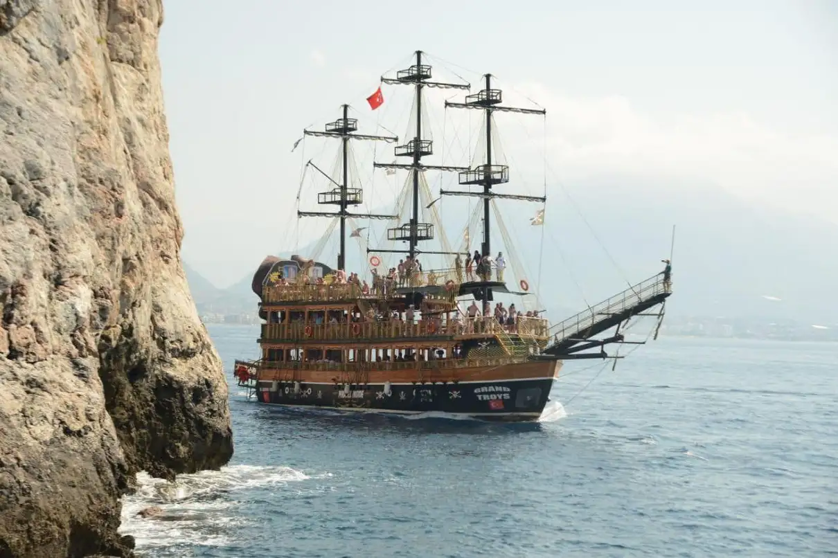 Antalya Pirate Boat: Düden Şelalesi, Swim & Foam Party 4