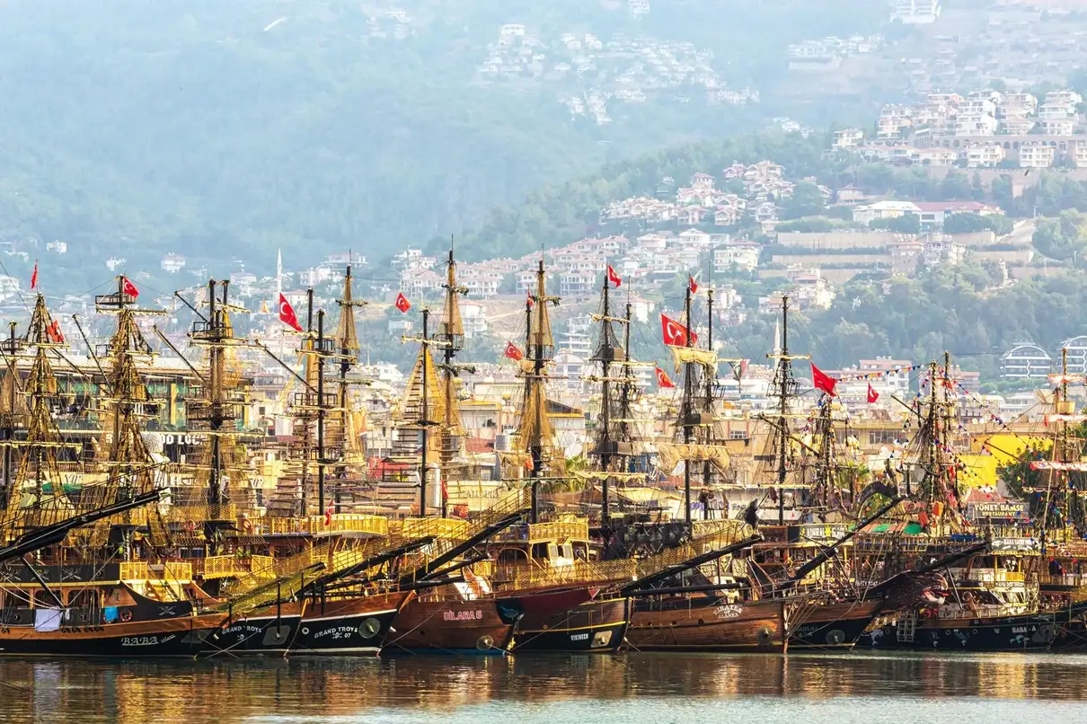Alanya: Luxury Pirate Boat w/Transfer, Lunch & Soft Drinks 2