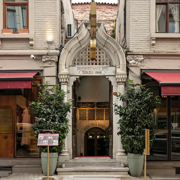 Istanbul: Cagaloglu Hamam Experience 1