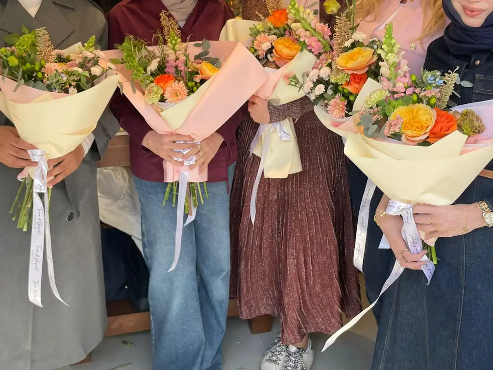 Istanbul: Floral Arrangement Workshop with Tea and Cookies 4