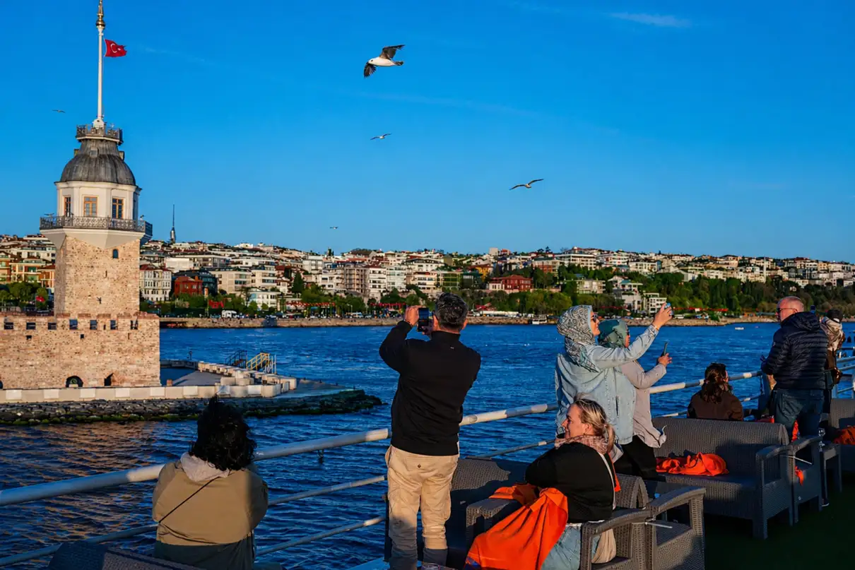 Istanbul: Bosphorus Sunset & Day Time Cruise, Drinks & Snack 2
