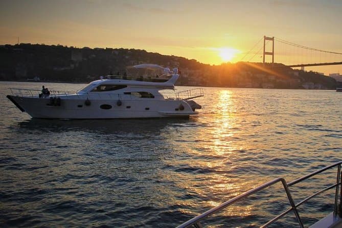 Private Romantic Bosphorus Cruise at Sunset
